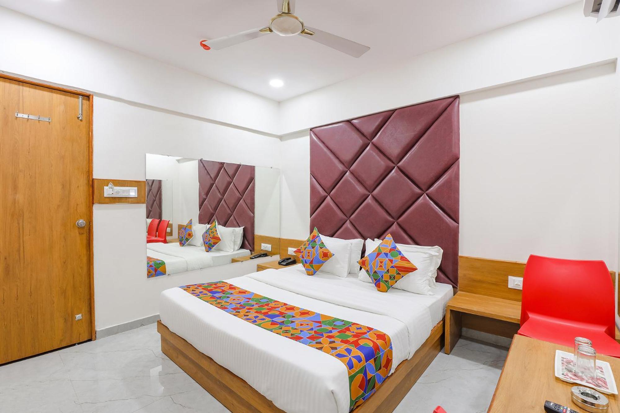 Fabhotel Crystal I - Gandhinagar Esterno foto